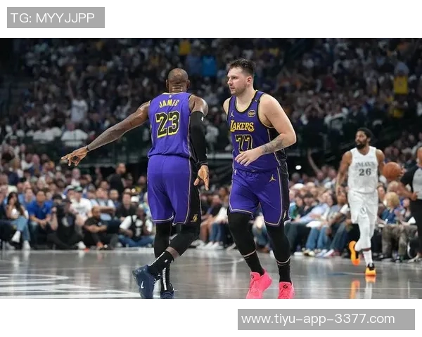 杨毅分析湖人战术选择认为詹姆斯影响东契奇表现宁愿全力支持东契奇