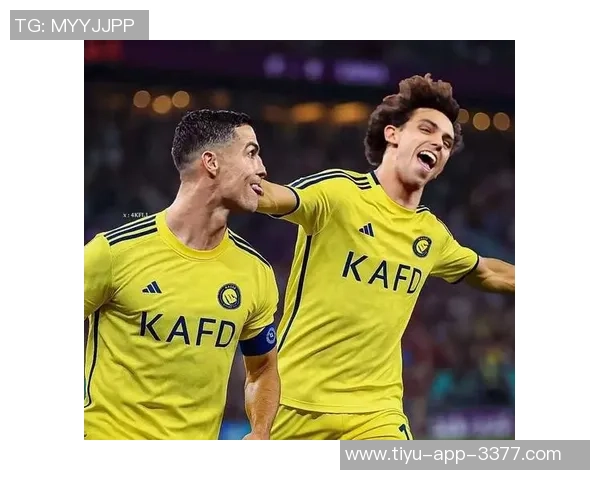 菲利克斯谈与C罗合作感受：轻松踢球找回昔日自我